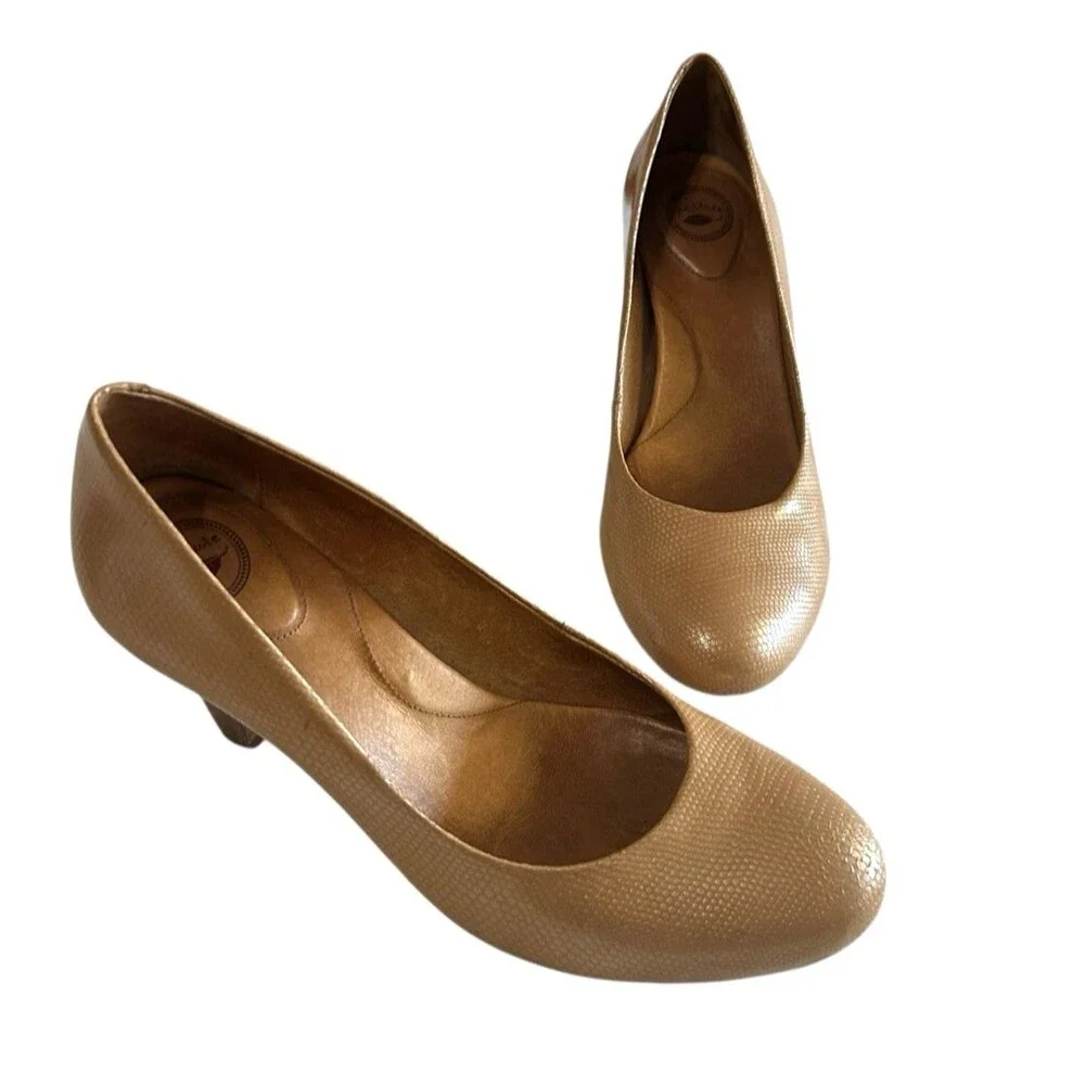 Nurture Marjorrie Tan Leather Pump Platform Round Toe Snake Skins Heels Sz 9M